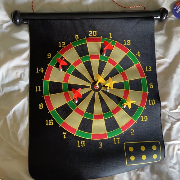 Dart board - magnetic